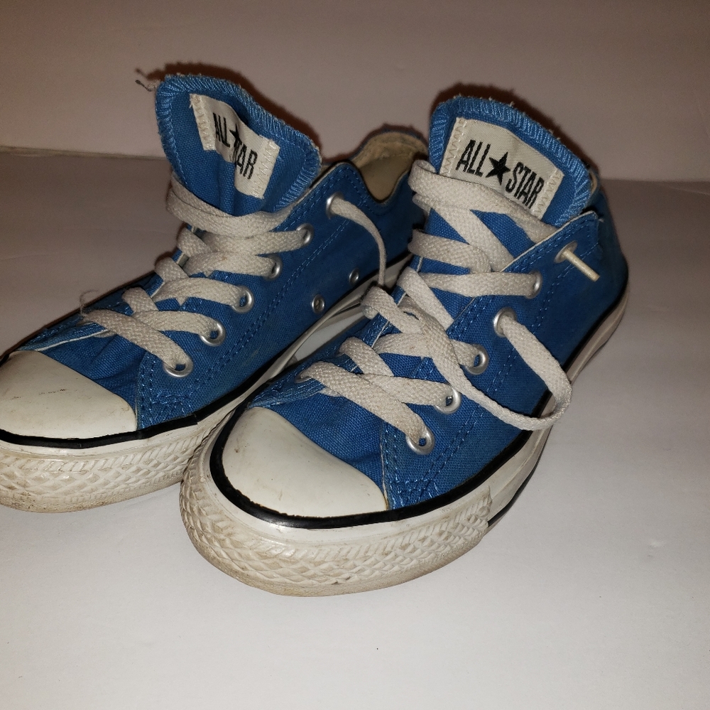 Womens 7 blue converse